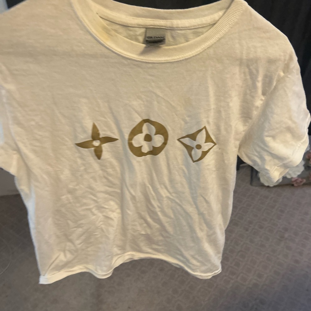 Designer inspired logo short sleeve shirt. - Picture 11 of 15